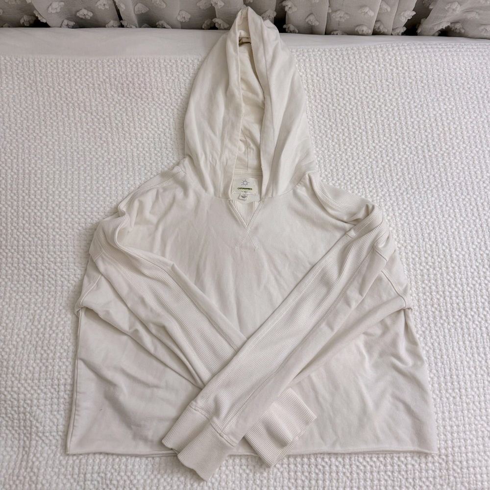 OFFLINE BY AERIE Cropped White Hoodie w/ ribbed detailing